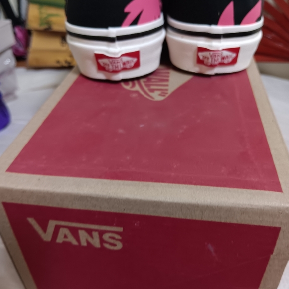 Floral black and pink Vans Nwt - Picture 3 of 5